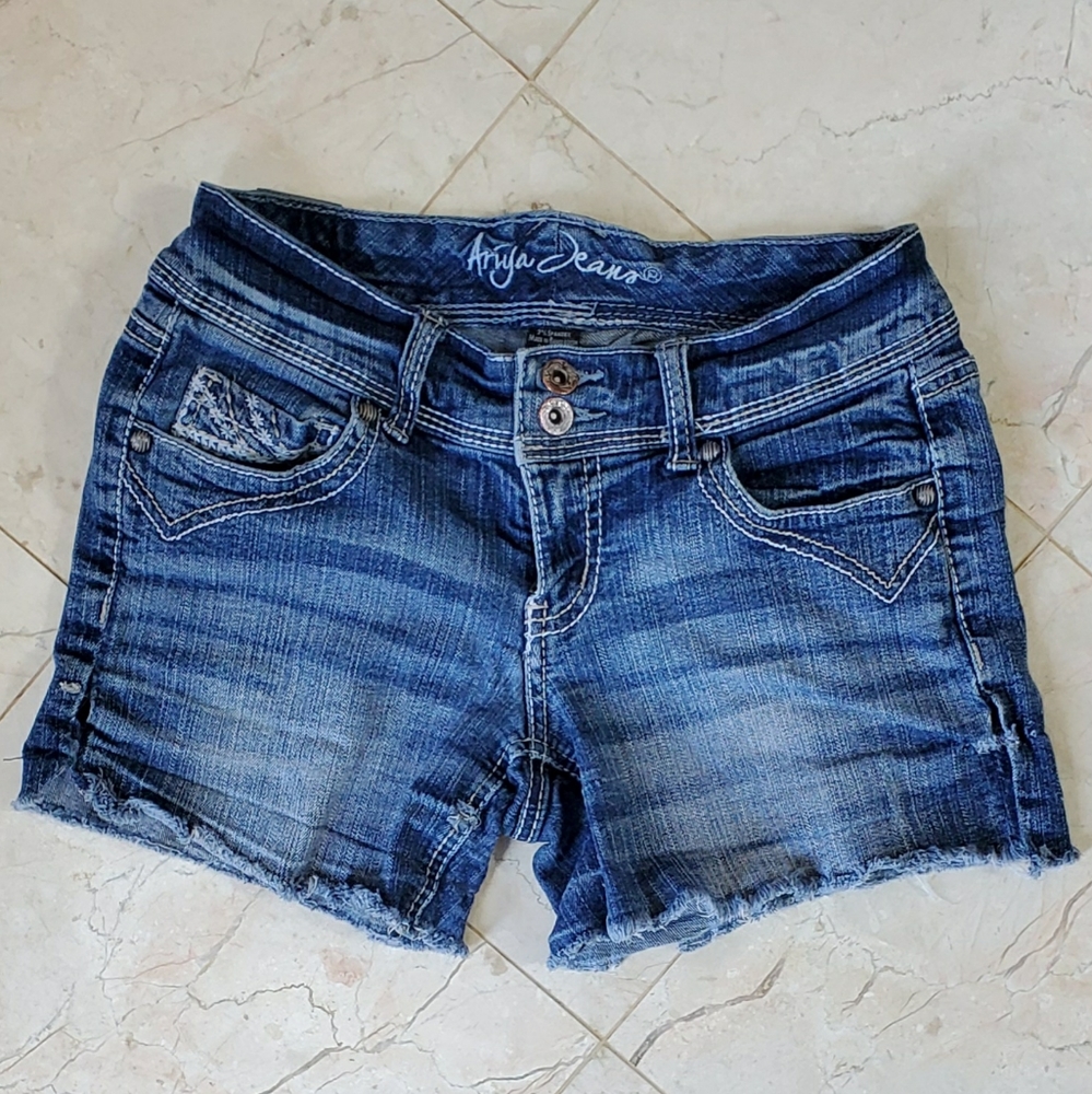 Ayira cut off Jean Shorts
